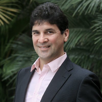 JoseChavezA's profile picture. Padre, hijo y feliz esposo. Eternamente soñador.