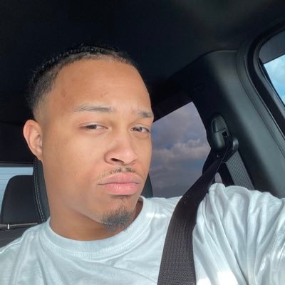 I work on cars 🔧🚘 not your average mechanic 🐐