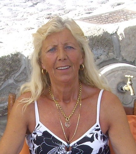 corriehollander's profile picture. 