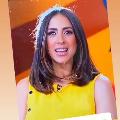 Mi frase: NUNCA tengas como prioridad a quien solo te ve como una opcion! Feliz, enamorada de mi familia y de Dios tvhost @cuentameloyaof y cuéntameloyaAlfin