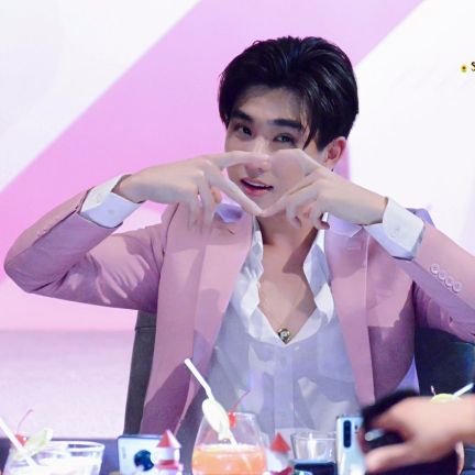 Only Little Deer& Little Tiger and White Lion 
 I will always be here and support all you.💕 #Luhan #รอยยิ้มของชูครีม #KDPPE  #王一博 #WangYibo 💛🖤💚