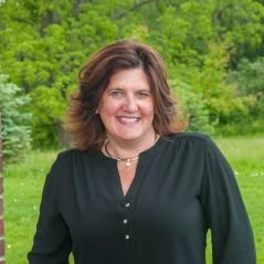 Des Moines Native. Wife & proud mother of 2. Local Realtor for a very long time :-) specializing in New Construction