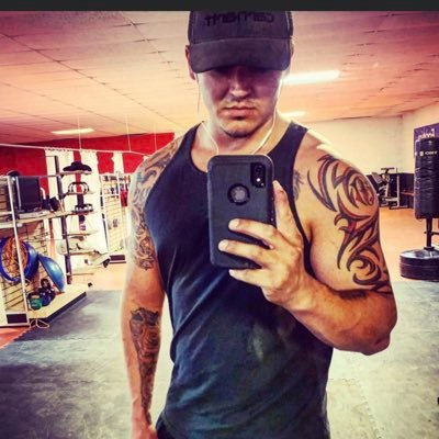 Dramey14's profile picture. GNR👸🏼, JRR🏈.