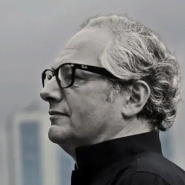 Artiste de vie, auteur de L'éveil, Vox Dei, La Citadelle, Sea Of Light, The Angelmaker, The Tracer, Songs of Love and Smoke, Paper Over Water, Sortir des traces