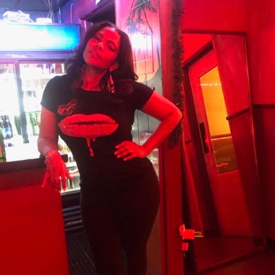 tray_lee1's profile picture. Beauty is...