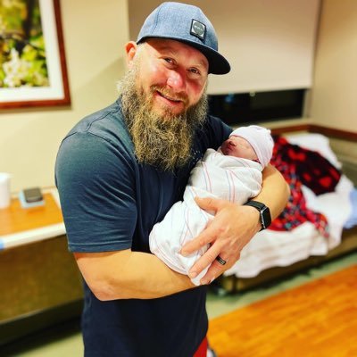 I’m a bow legged, health conscience daddy, that works hard for his 5 kids and amazingly gorgeous wife🍆💕🇺🇸🦁. I love America...Palermo Strong!🇺🇸