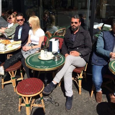 MBenyahia's profile picture. bon vivant