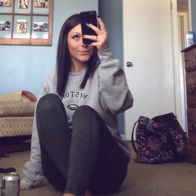 emilyrenea1422's profile picture. Do all things with love