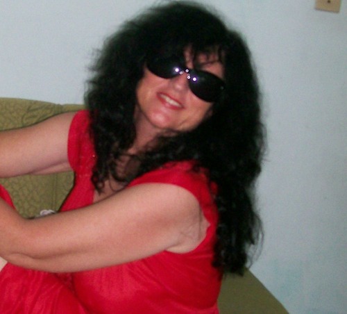 O que eu não quero é não ser quem eu sou
Eu sou feliz, sambando assim meu rock and roll ...