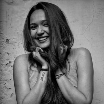 tri_diksha's profile picture. Live,Love,Laugh 🖤❤