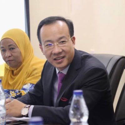 Personal twitter of Andy CHEN Zhiyu,a former assistant professor and now the 1st Chinese Agricultural Commissioner and a First Secretary to Republic of Sudan