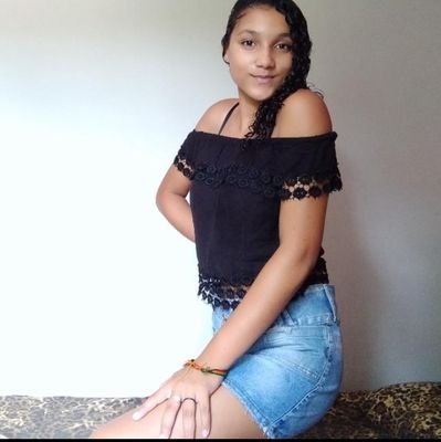 Emanuela Queiroz 
14 anos
Escorpiana
corinthiana
