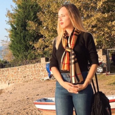 Uzm. Kl. Psk. Yaprak Özkoşar Söyleyen