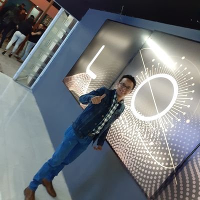 JuanCarlosChe18's profile picture. la humildad