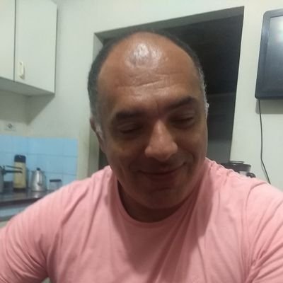 Papai da Marcele, marido da Tatilayne, Pai de mais 8 cachorros e 1 gata! veterinário por amor, pq por dinheiro já foi longe...