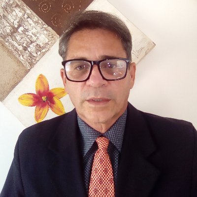 Bacharel em Direito OAB-BA 32960E/NASSAU
Pós graduado em PSICANÁLISE (FAVENI), Gestão de RH (UNICID)
Jornalista (DRT/Ba 4881) Psicoterapeuta(CRTHBa 01312/15),