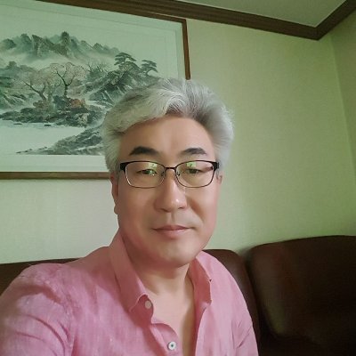我是一個好看的人，一顆隨和的心，從我的內心深處尋求愛，是個w夫