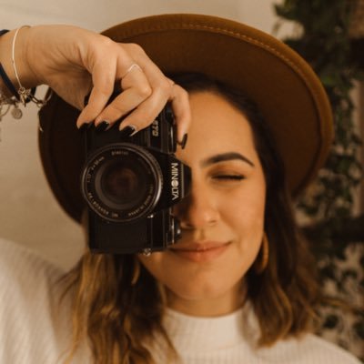 Miami Based Photographer || Creative thinker, coffee drinker, profesional button clicker || IG: https://t.co/NjhLhhunQr