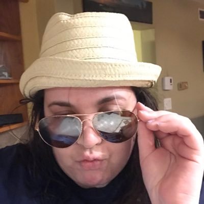 kayleehiscock18's profile picture. pizza or die