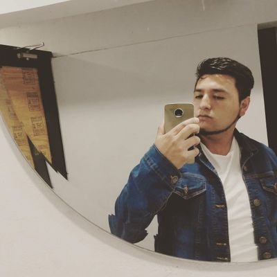 DaanFrs's profile picture. Camina y sigue caminando, la vida no te da un respiro.