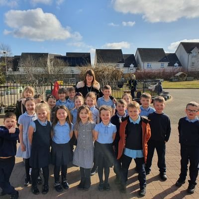 FridaysP2b's profile picture. Photos, videos and memories will be posted every Friday to remind us of our learning across the year 📚✏