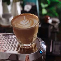 ديلونجي و القهوة (@dilongecoffe) 's Twitter Profile Photo