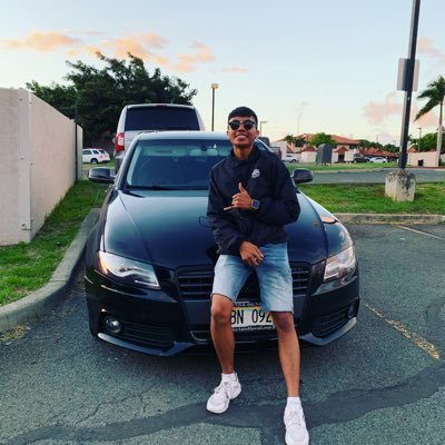 AlohaGab808's profile picture. oof