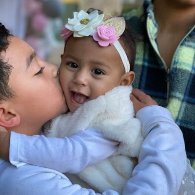 oxceetee's profile picture. Father of 2 smart kids...and blessed to have them!!