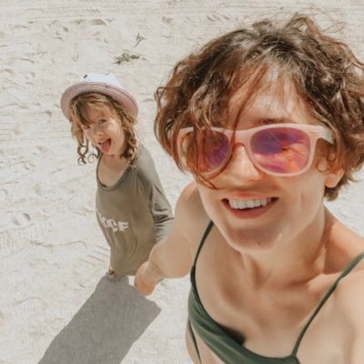 sunkissedUA's profile picture. Подкаст про подорожі та історію України