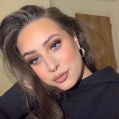 alexiadrosario's profile picture. OVO