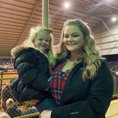 dye_pac's profile picture. Mom of both🖤PA-C🖤Lover of all things Rae Dunn 🖤 Farmhouse enthusiast