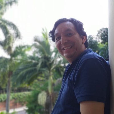 Revolucionario público.