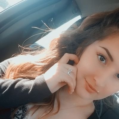 LeannAldana's profile picture. Future Teacher 🧡 WSC   You wanna impress me with your car, it better be a food truck🍔🍟