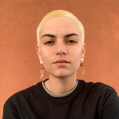 Llinneanea's profile picture. 