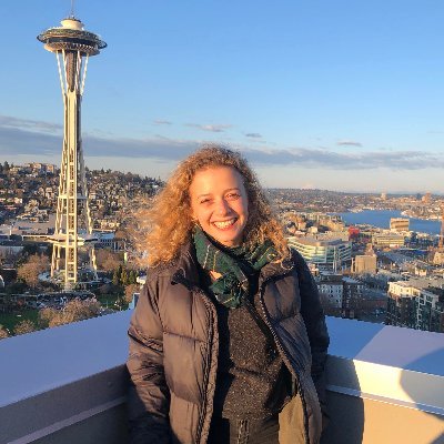 robynmacx's profile picture. NHS Graduate Management Trainee 2022, 
former @lsesu Education Officer