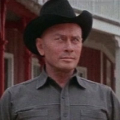 andreyi's profile picture. Artist, Backyard Bird Watcher, Cactus lover.......🦉🌵🌞