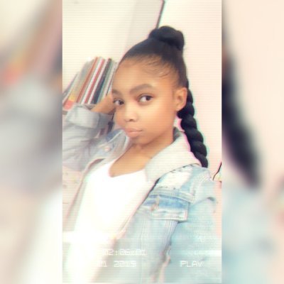 EnhlekaziM's profile picture. Financial enthusiast/ Stock investor/ Content creator/ Book lover🤓
BA majoring in psych and English student 
@UFS alumni 
A disabled boundary breaker 🌼