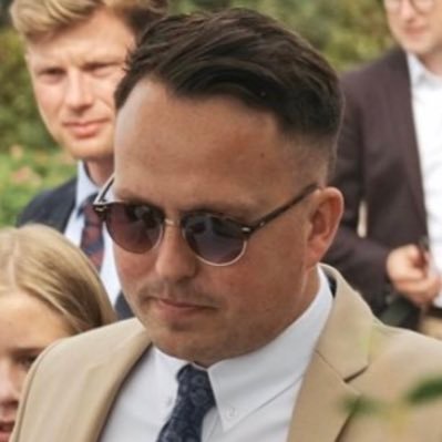 Jeg er på Twitter for at holde mig opdateret på OB og Superligaen.