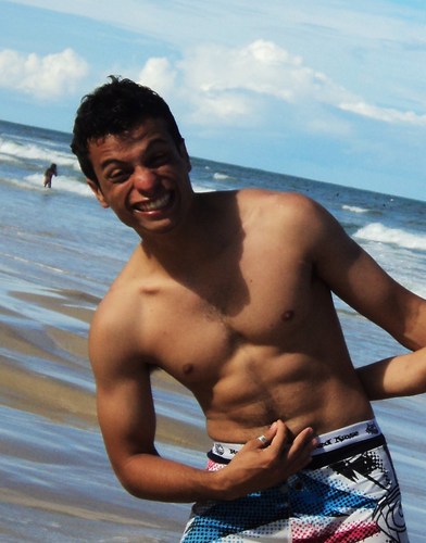 “Tá no inferno, abraça o capeta, leva ele pro chão e finaliza”

Jiu Jitsu