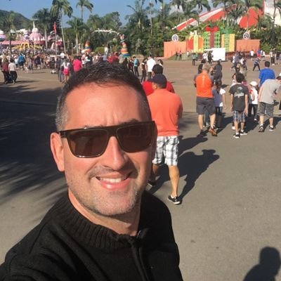 Obstinado, resiliente, batalhador, altruísta e apaixonado pela vida e por Deus, Maria e São Jorge 🙏❤️