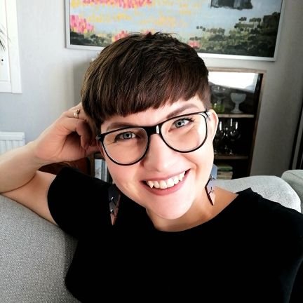 YlikoskiMaiju's profile picture. Tamperelainen-eteläpohojalaanen maaltamuuttaja | Nautin hyvästä ruuasta, käsillä tekemisestä, puhtaasta luonnosta ja strategisen suunnittelijan työstä.