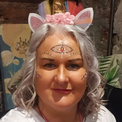 KarenHardman73's profile picture. 