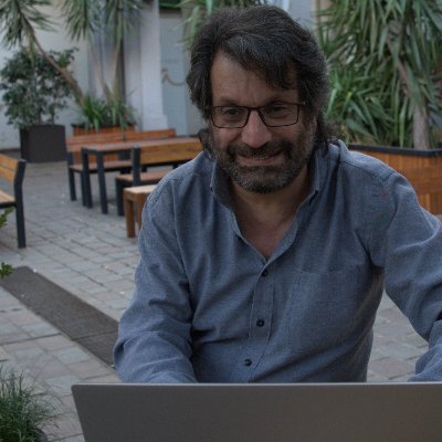 Vamos a crear los mejores textos para que tus canales digitales se destaquen y vendan. Textos persuasivos y que enamoran.
