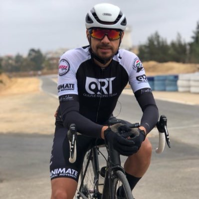 Diseñador Gráfico Multimedia, Muralista, Amante del Mar. Apasionado por el ciclismo 🚴🏻‍♂️💨