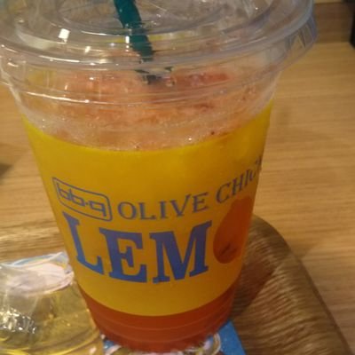 外食産業で働いて20年。店長経験、広報、IR、マーケティング、販促企画、インバウンド、新業態開発、SNS運用、各種ツール制作、イベント運営等幅広い業務を経験。チキン&カフェ業態の事業責任者。外食でみんなを豊かにしたい、そんなきっかけを提供したくて外食業界の情報を発信してます。ラーメン好き。*発言は個人の見解