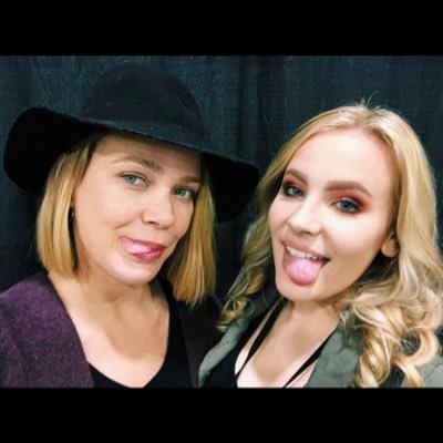 T͟W͟D͟ 💕I’m figuring this out for Laurie !😂❤️ Instagram- sarina.daawn
