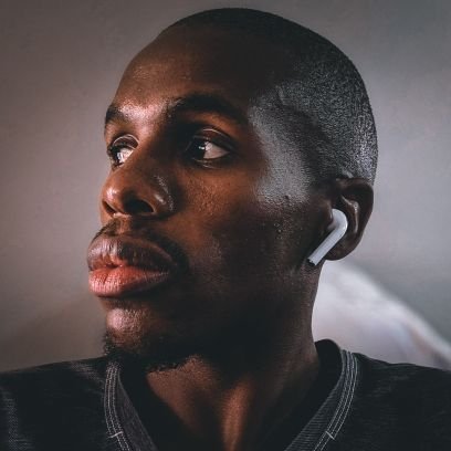 msibi_vuyo's profile picture. I'm just a normal and cool guy.
I'm joking, I'm crazy as hell.