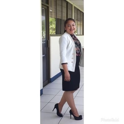 Todo lo Puedo en Cristo, que Me fortalece. Filipenses 4:13 
Licenciada en Derecho 🌹
 UCA  ❤