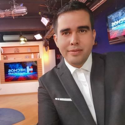 Periodista, Conductor de @aztecaqueretaro y de @adn40mx en Querétaro, Amante de los Deportes, Director de @SportsQro Director @RutaQueretaro