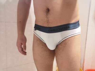 Louis85323482's profile picture. 